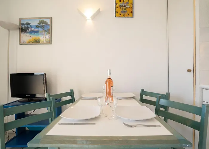 La Palme D'or-16 By Interhome אגדה