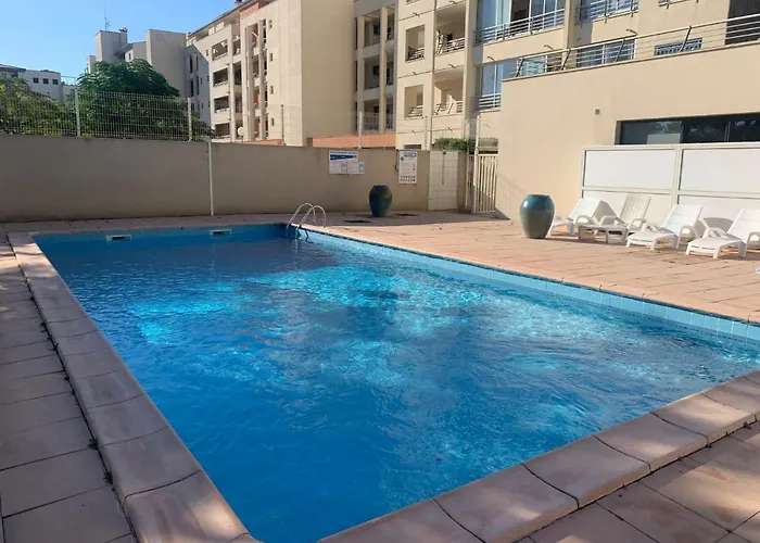 La Palme D'or-16 By Interhome אגדה